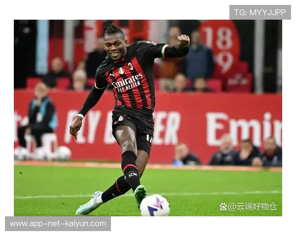 AC米兰推进突然加速，莱奥横扫将球送进大门