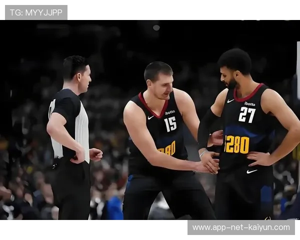 掘金内线策应训练，约基奇多点呼应更明显